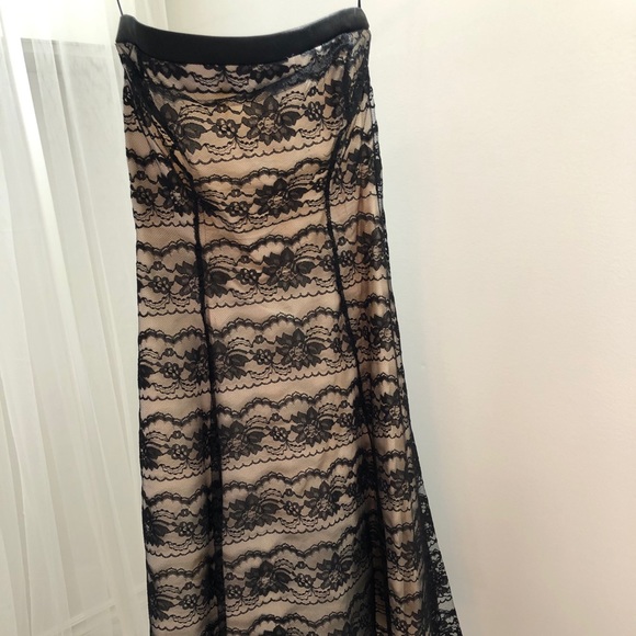 LAURA Event Dress - Cream and Black Lace - Picture 1 of 4